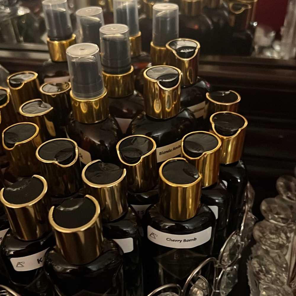 - Brown Sugar Babe 5 ml droplet oils
~READ DESCRIPTION - Picture 2 of 6